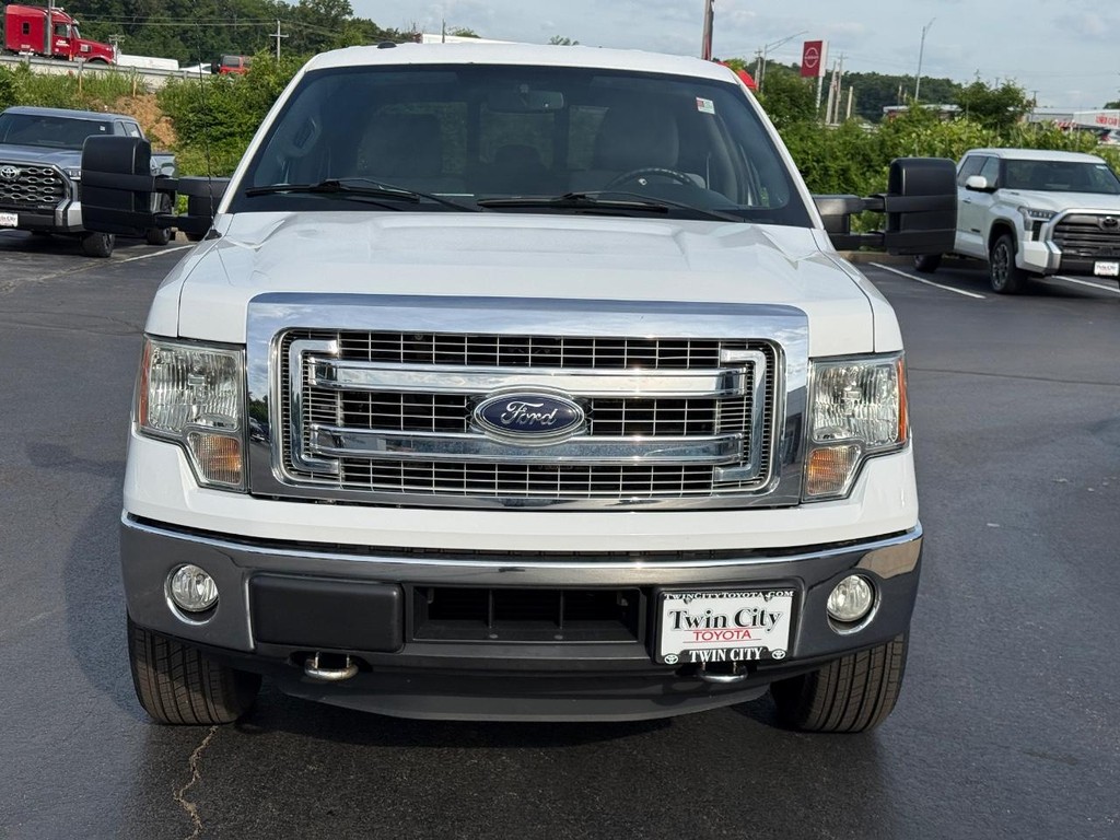 Ford F-150 Vehicle Full-screen Gallery Image 11