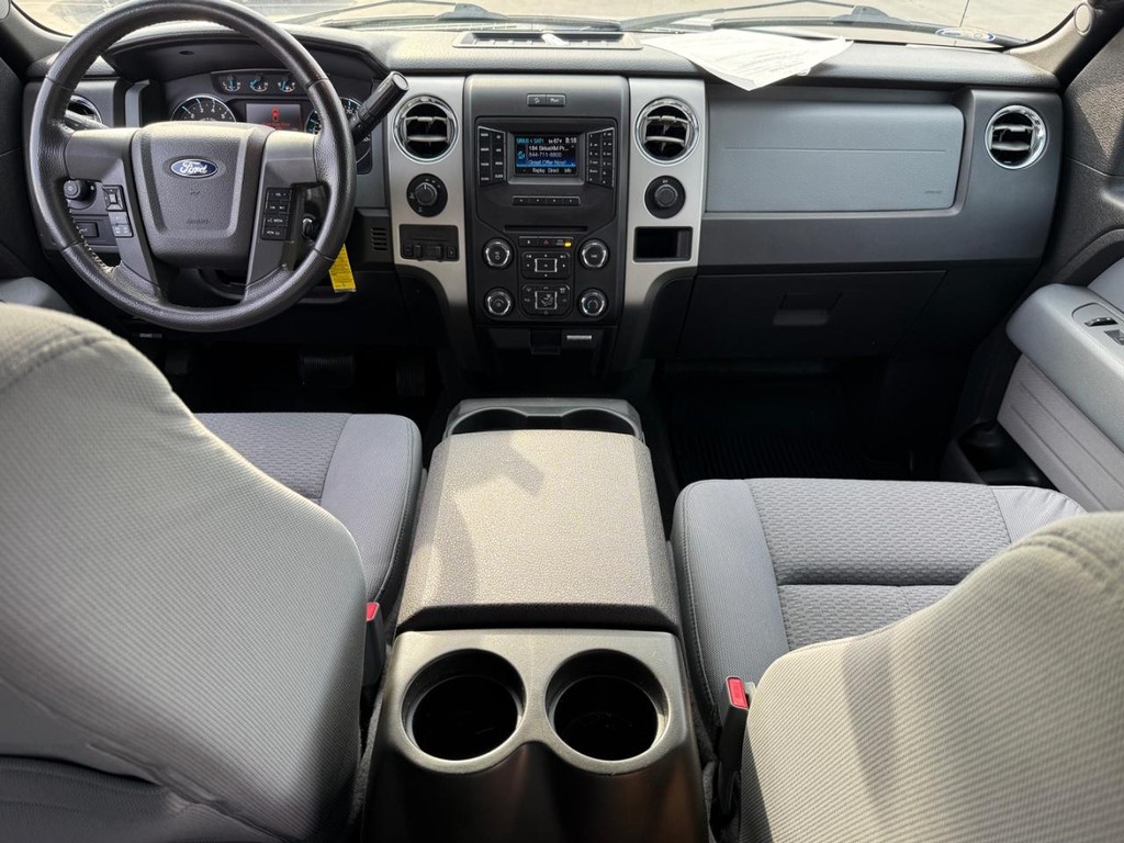 Ford F-150 Vehicle Full-screen Gallery Image 13