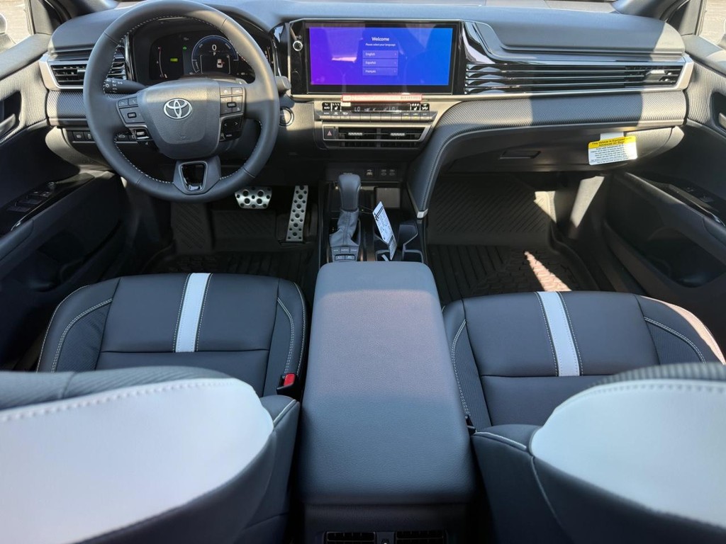 Toyota Camry Vehicle Image 7