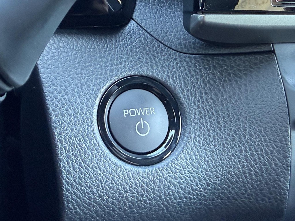Toyota Camry Vehicle Image 11