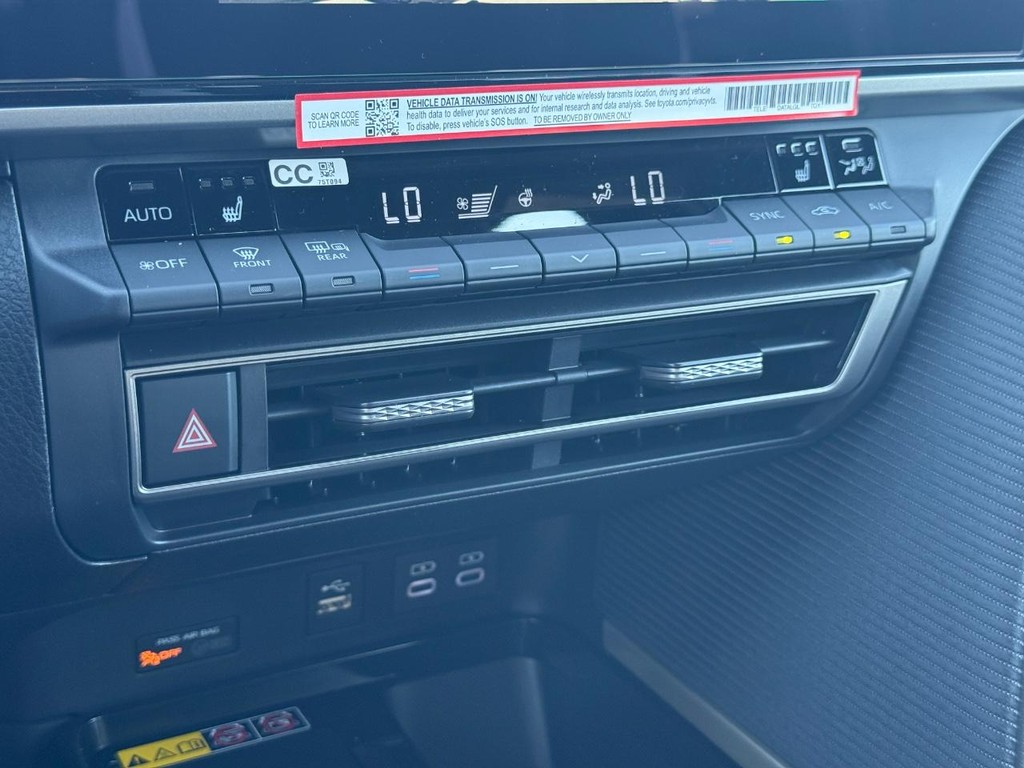 Toyota Camry Vehicle Image 14
