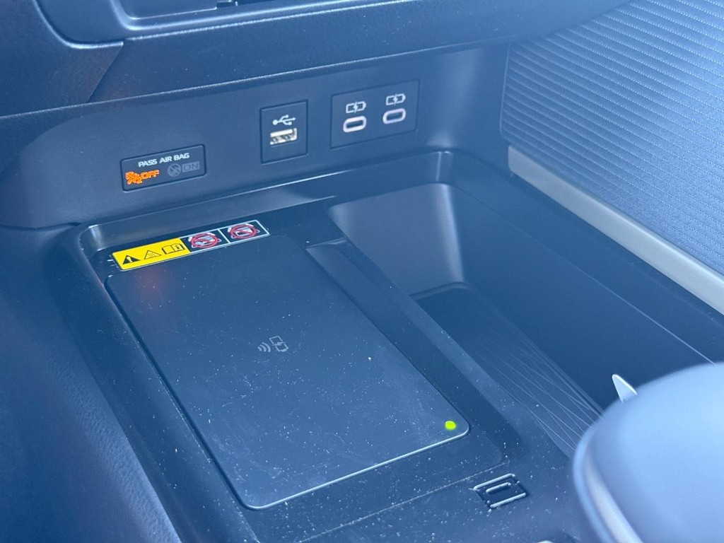 Toyota Camry Vehicle Image 15