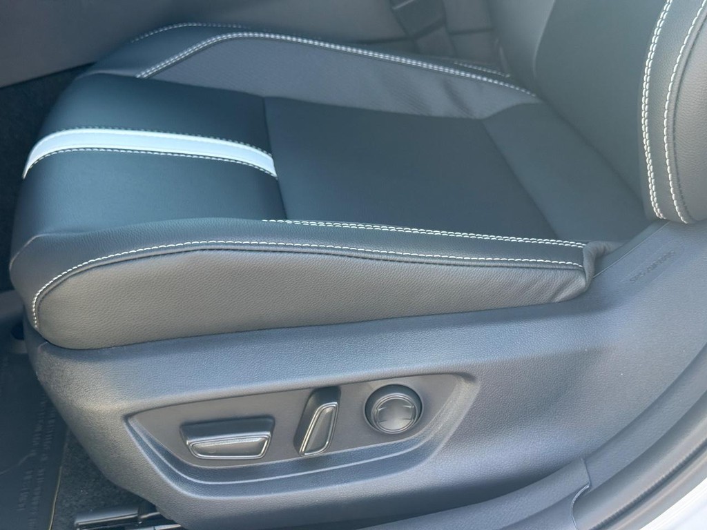 Toyota Camry Vehicle Image 20