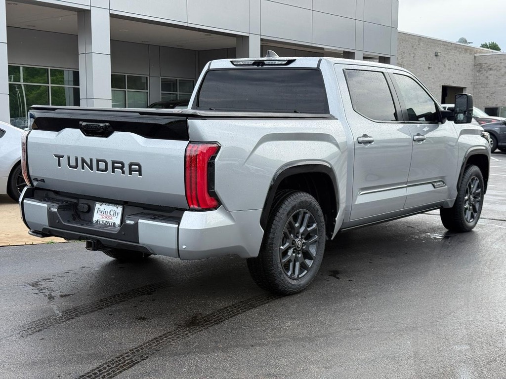 Toyota Tundra 4WD Vehicle Image 3