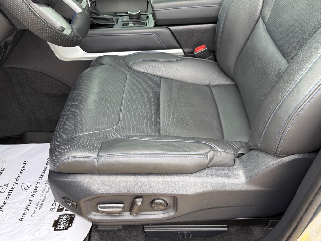 Toyota Tundra 4WD Vehicle Image 19