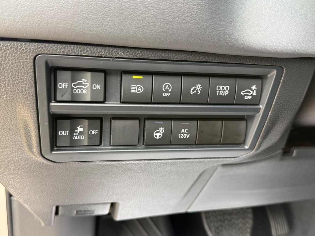 Toyota Tundra 4WD Vehicle Image 20