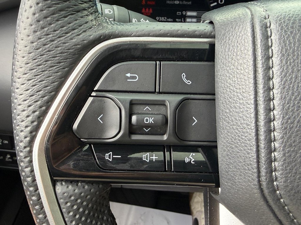 Toyota Tundra 4WD Vehicle Image 21