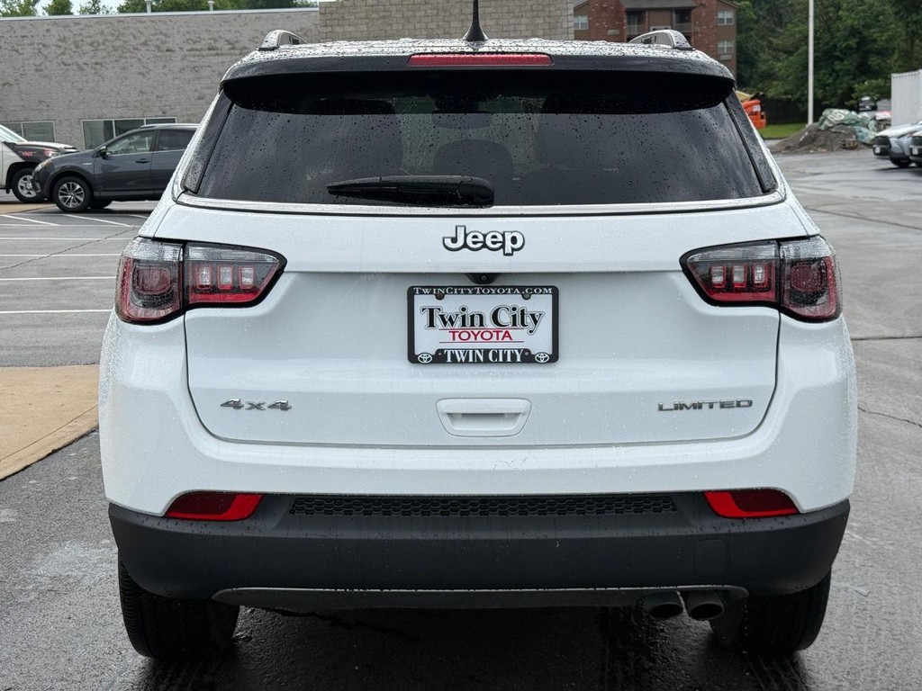 Jeep Compass Vehicle Image 5