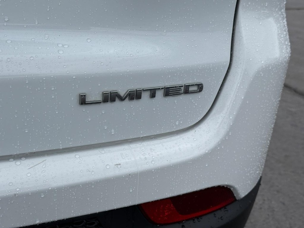 Jeep Compass Vehicle Image 6