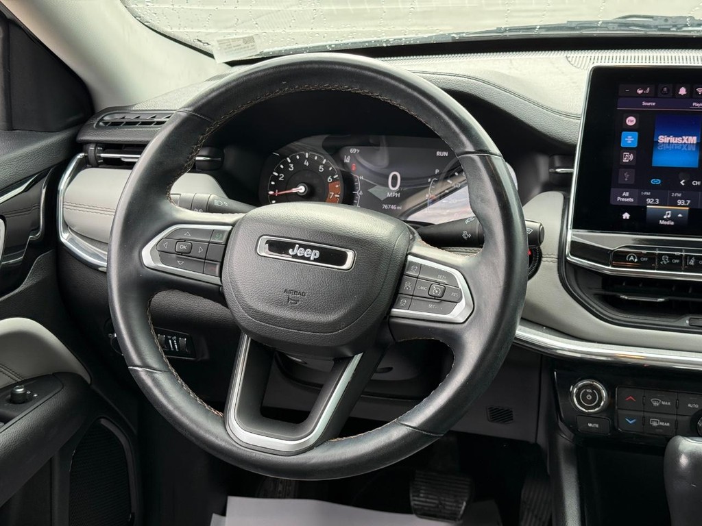 Jeep Compass Vehicle Image 13
