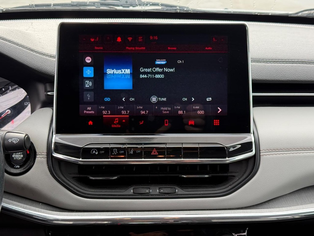 Jeep Compass Vehicle Image 14
