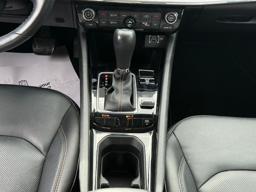 Jeep Compass Vehicle Image 16