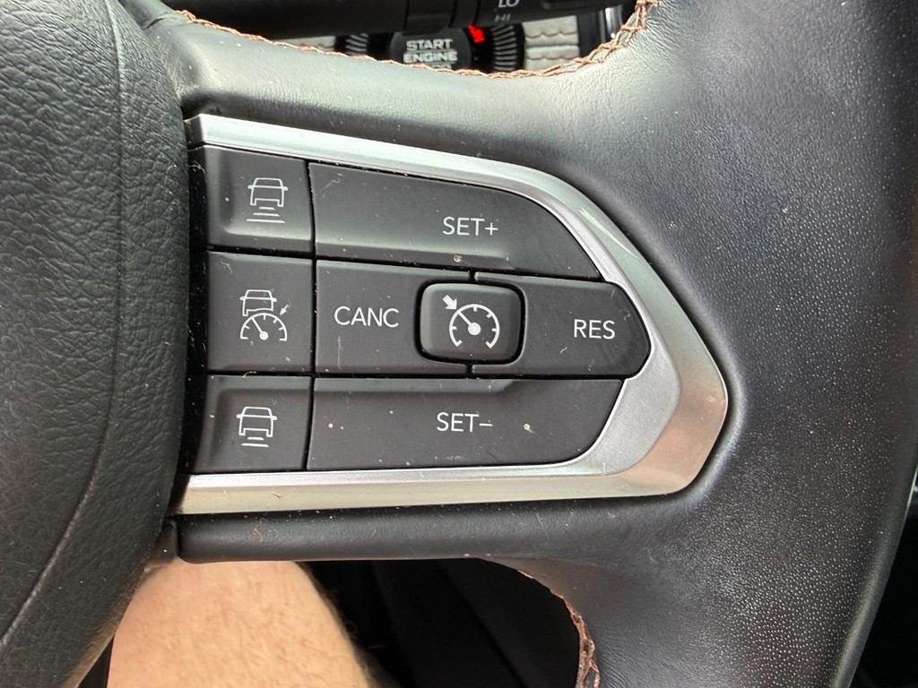 Jeep Compass Vehicle Image 20