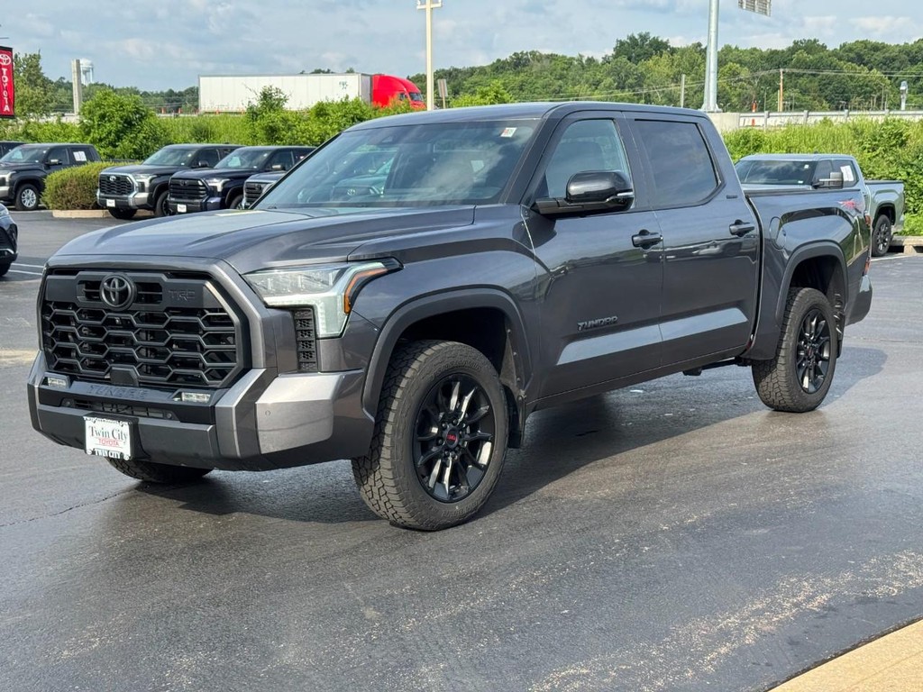 Toyota Tundra 4WD Vehicle Image 9