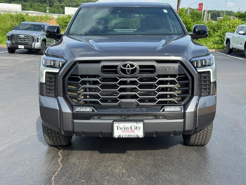 Toyota Tundra 4WD Vehicle Image 10