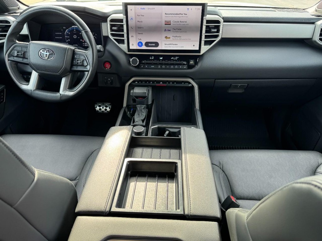 Toyota Tundra 4WD Vehicle Image 13