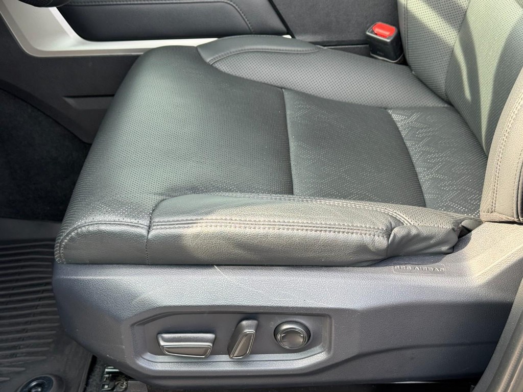 Toyota Tundra 4WD Vehicle Image 19