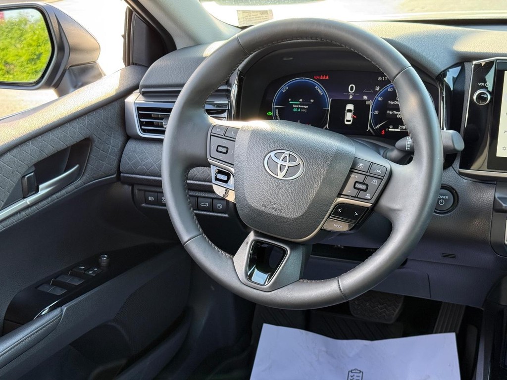 Toyota Camry Vehicle Image 13