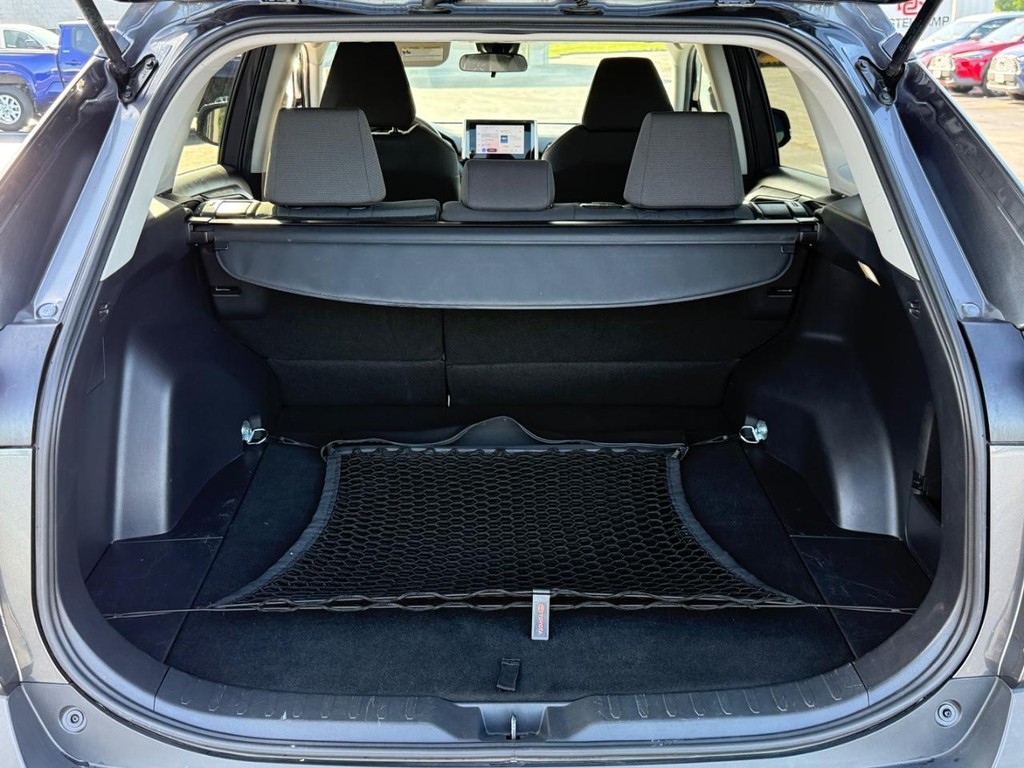 Toyota RAV4 Vehicle Image 4