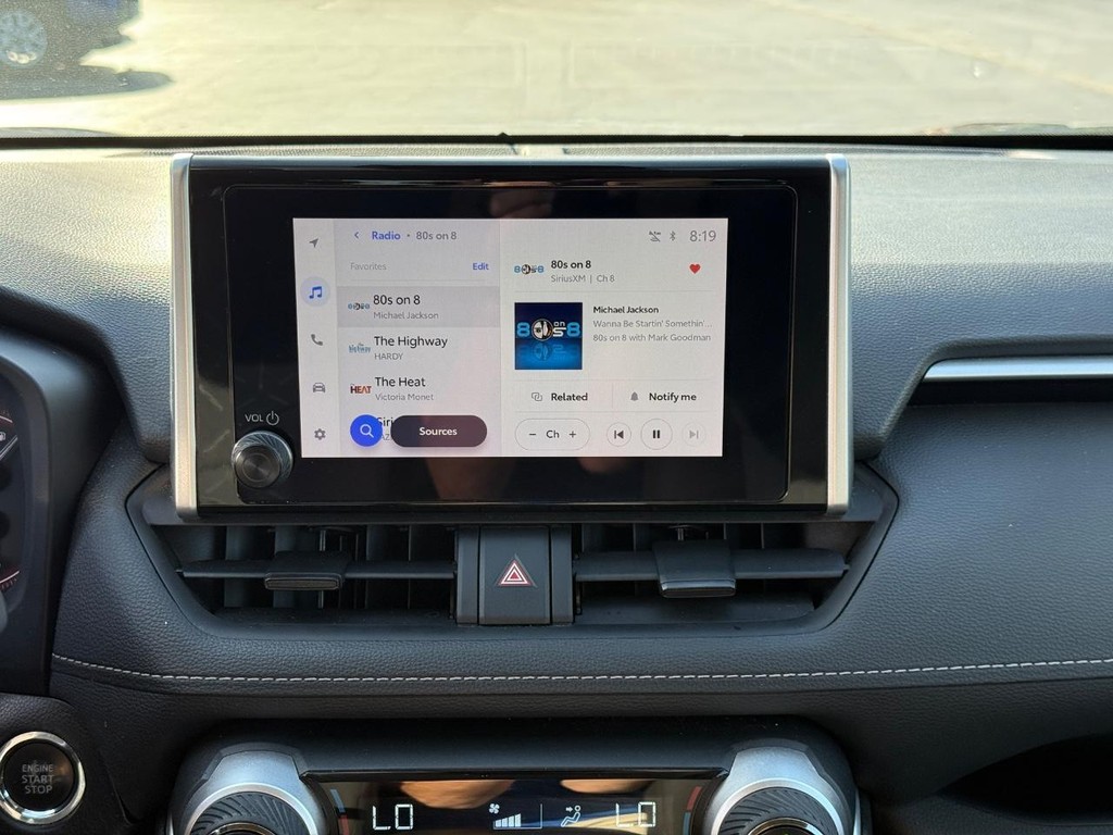 Toyota RAV4 Vehicle Image 14