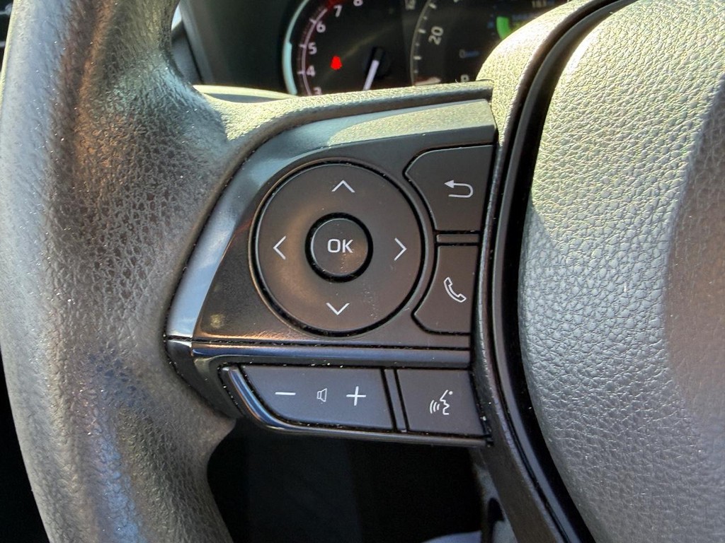 Toyota RAV4 Vehicle Image 18