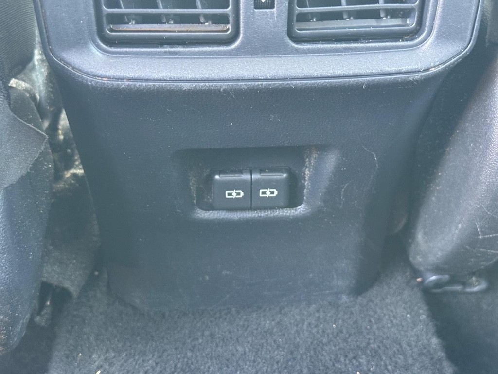 Toyota RAV4 Vehicle Image 11