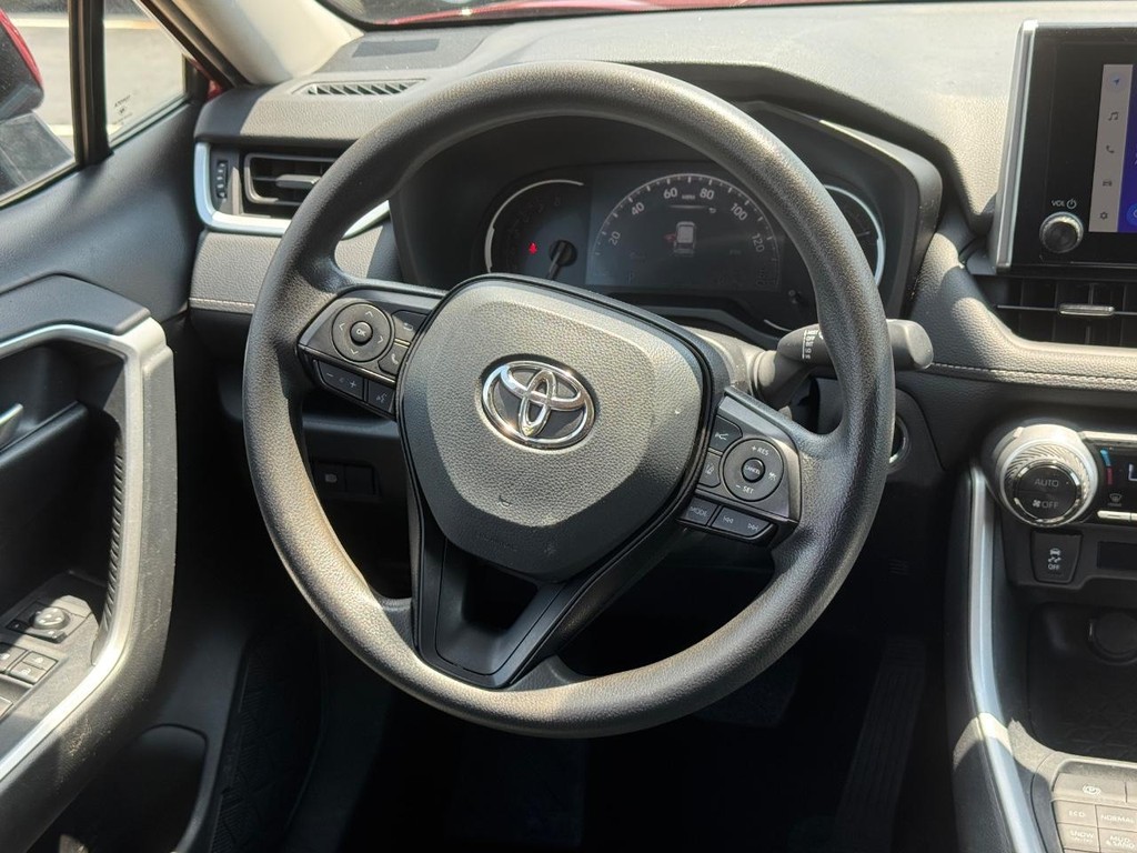 Toyota RAV4 Vehicle Image 13