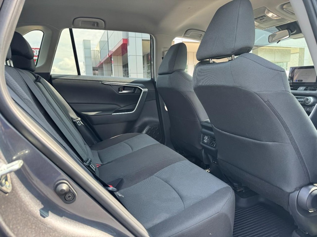 Toyota RAV4 Vehicle Image 11
