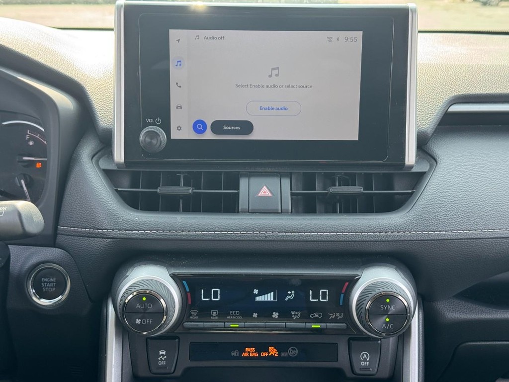Toyota RAV4 Vehicle Image 14