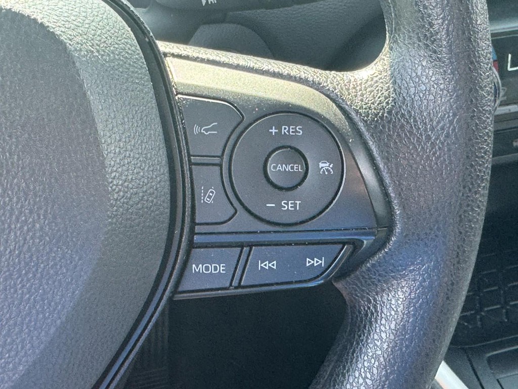 Toyota RAV4 Vehicle Image 19