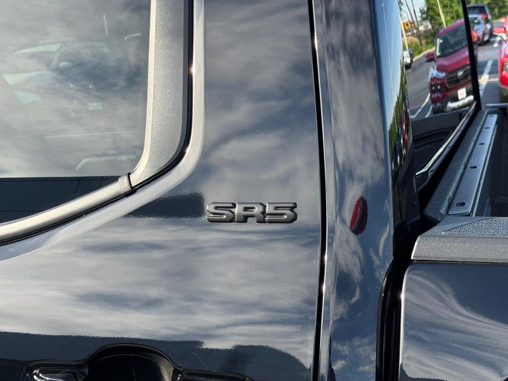 Toyota Tacoma 4WD Vehicle Image 8