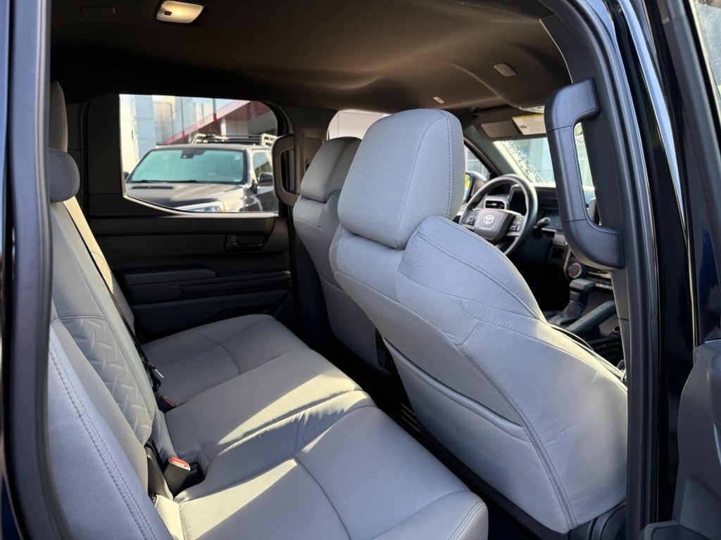 Toyota Tacoma 4WD Vehicle Image 11