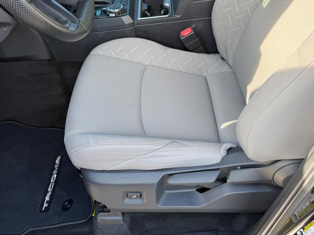 Toyota Tacoma 4WD Vehicle Image 17