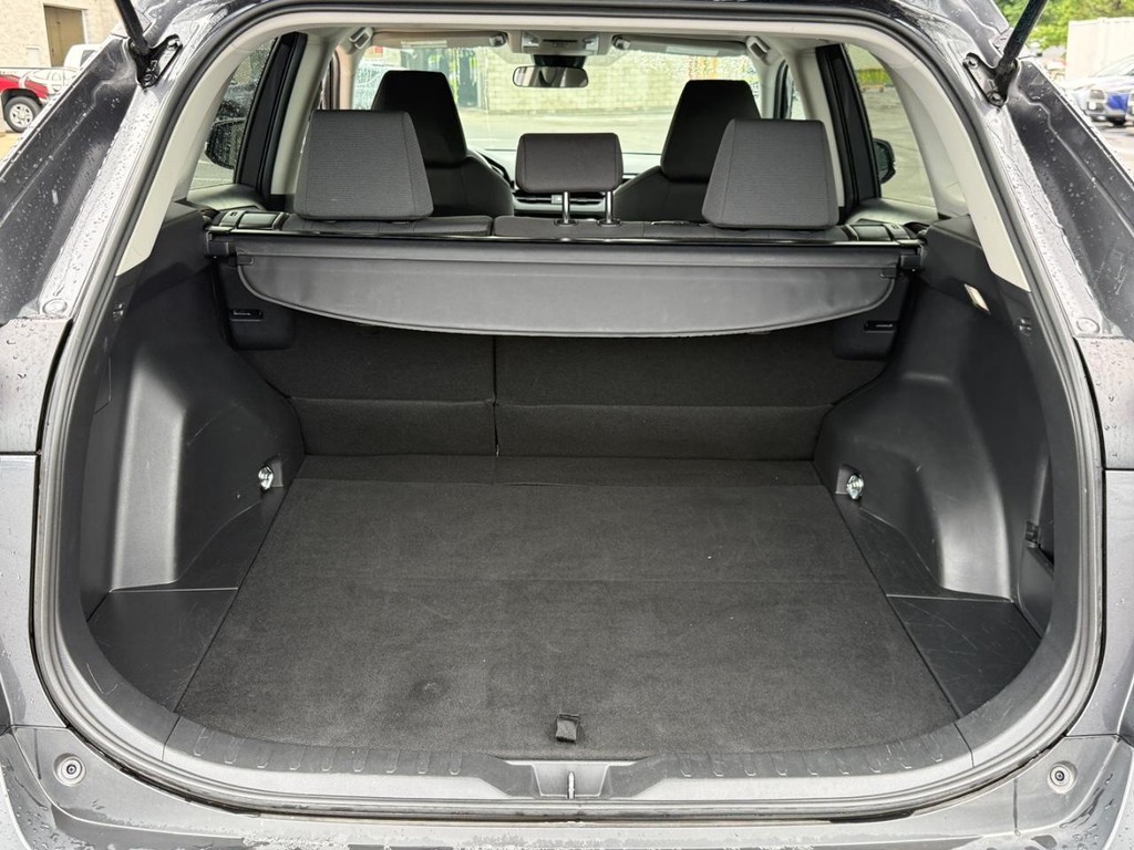 Toyota RAV4 Vehicle Image 4