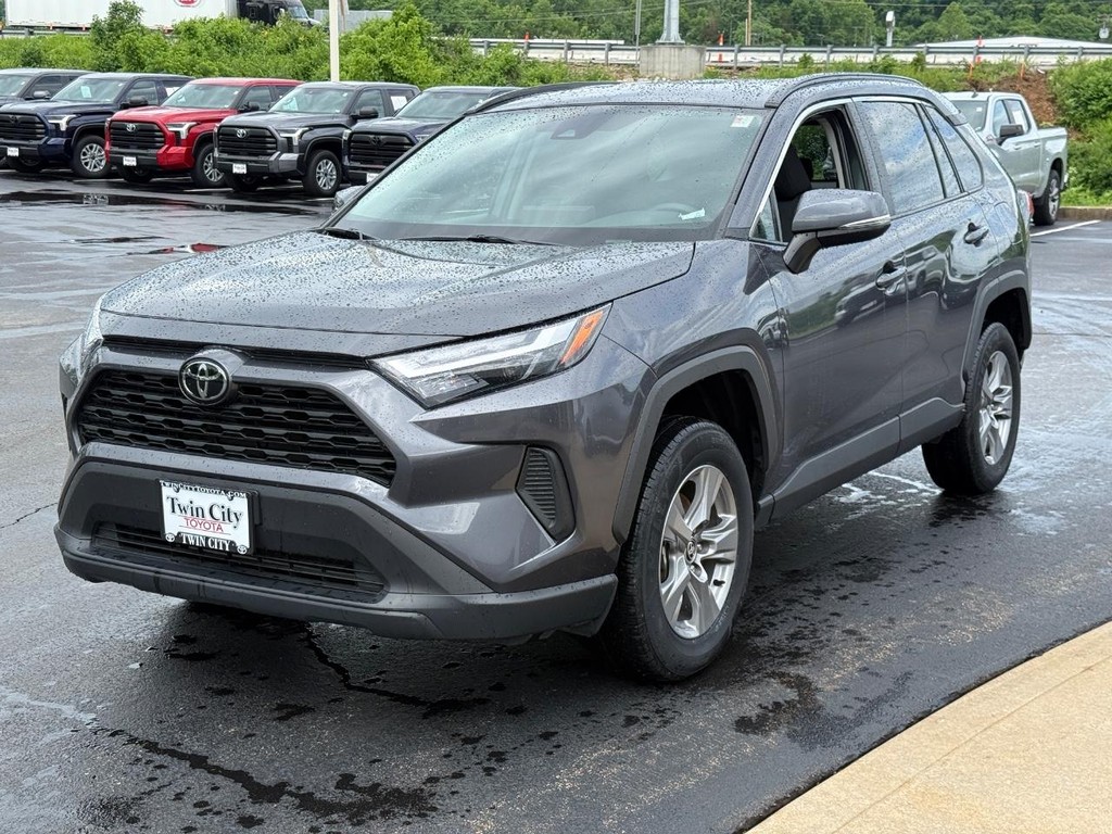 Toyota RAV4 Vehicle Image 9
