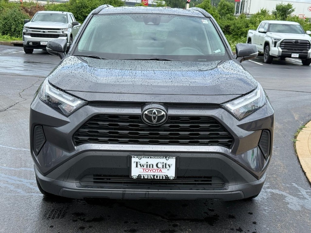 Toyota RAV4 Vehicle Image 10