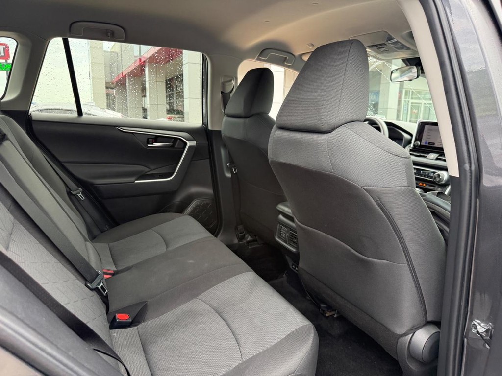 Toyota RAV4 Vehicle Image 11