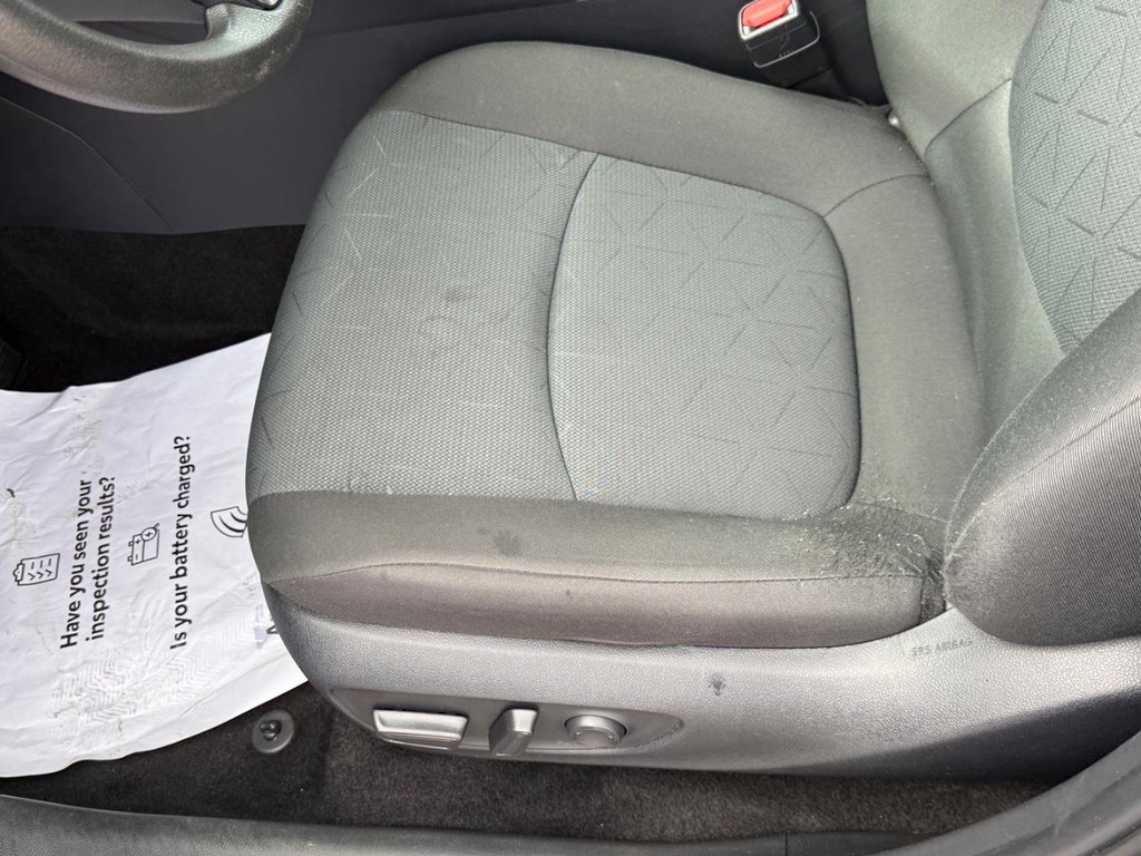 Toyota RAV4 Vehicle Image 17