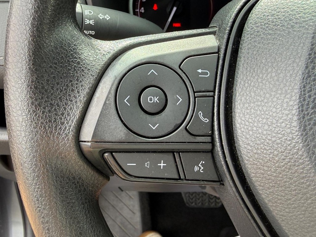 Toyota RAV4 Vehicle Image 18