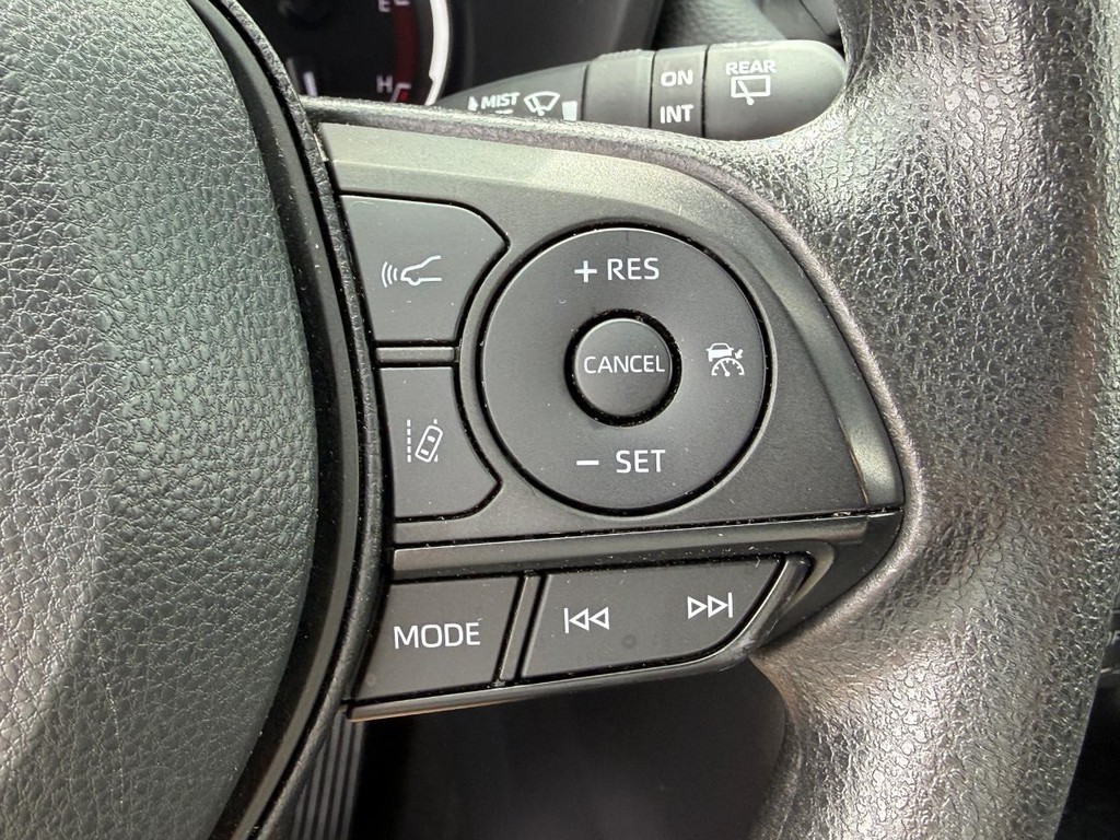 Toyota RAV4 Vehicle Image 19