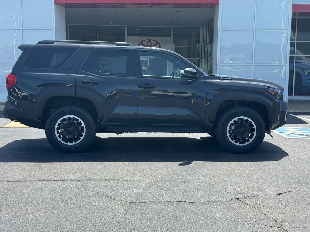 Toyota 4Runner Vehicle Image 2