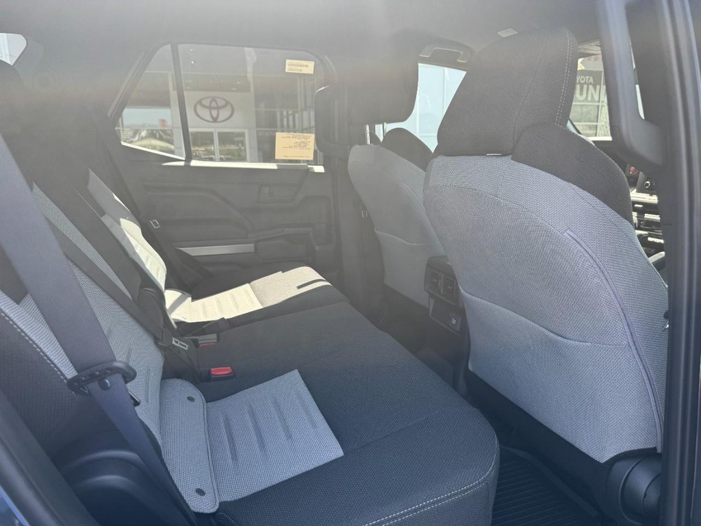 Toyota 4Runner Vehicle Image 7