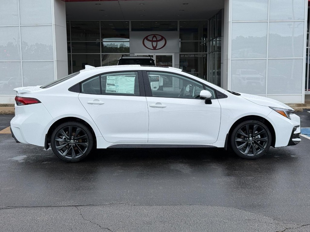 Toyota Corolla Vehicle Image 2