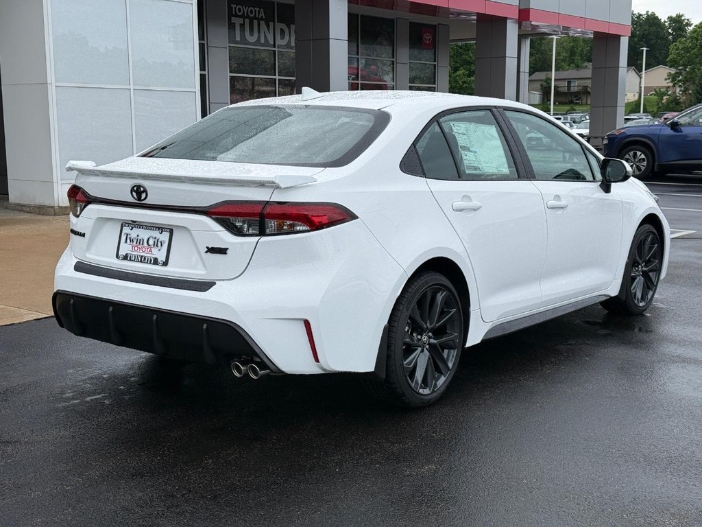 Toyota Corolla Vehicle Image 3