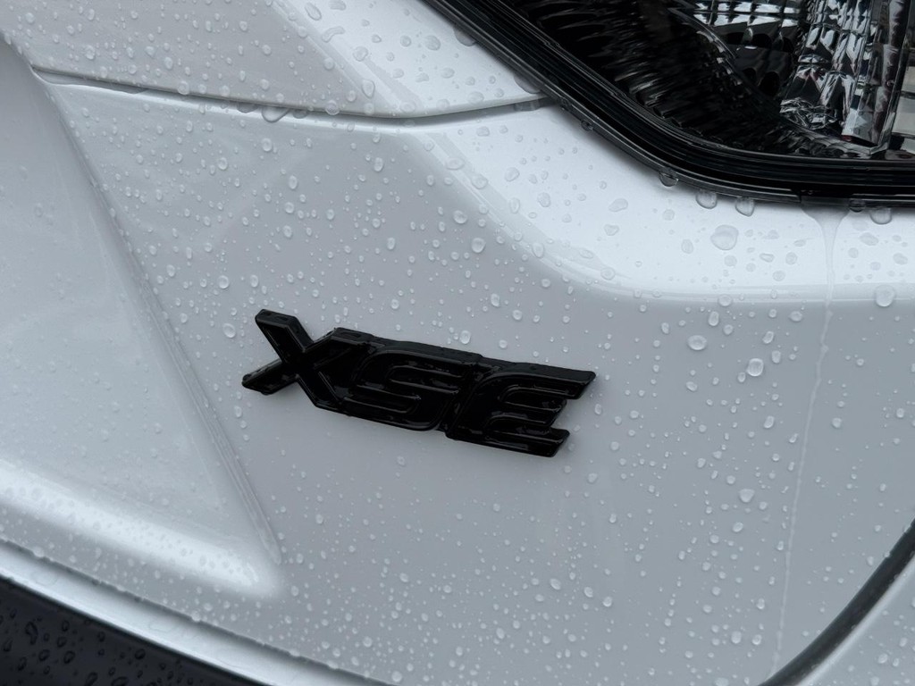 Toyota Corolla Vehicle Image 4