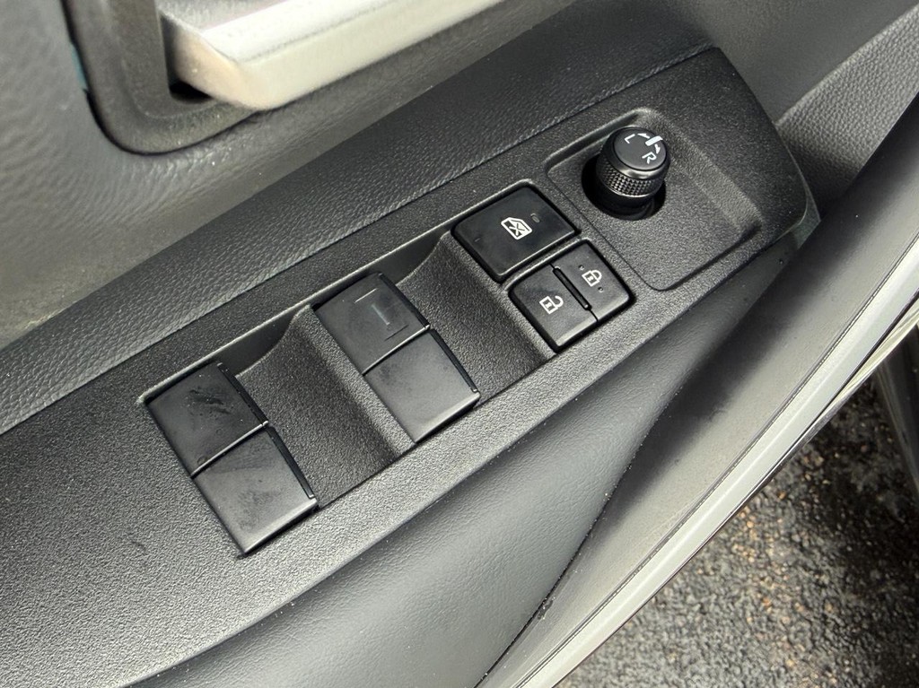 Toyota Corolla Vehicle Image 11