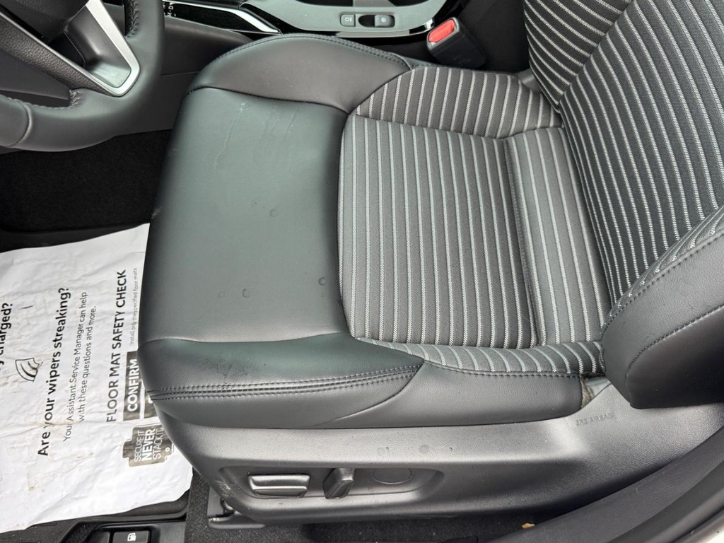 Toyota Corolla Vehicle Image 12