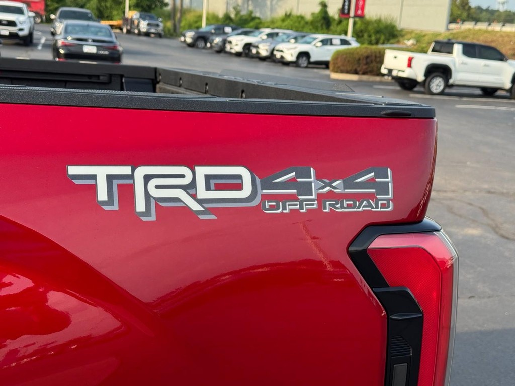 Toyota Tundra 4WD Vehicle Image 7