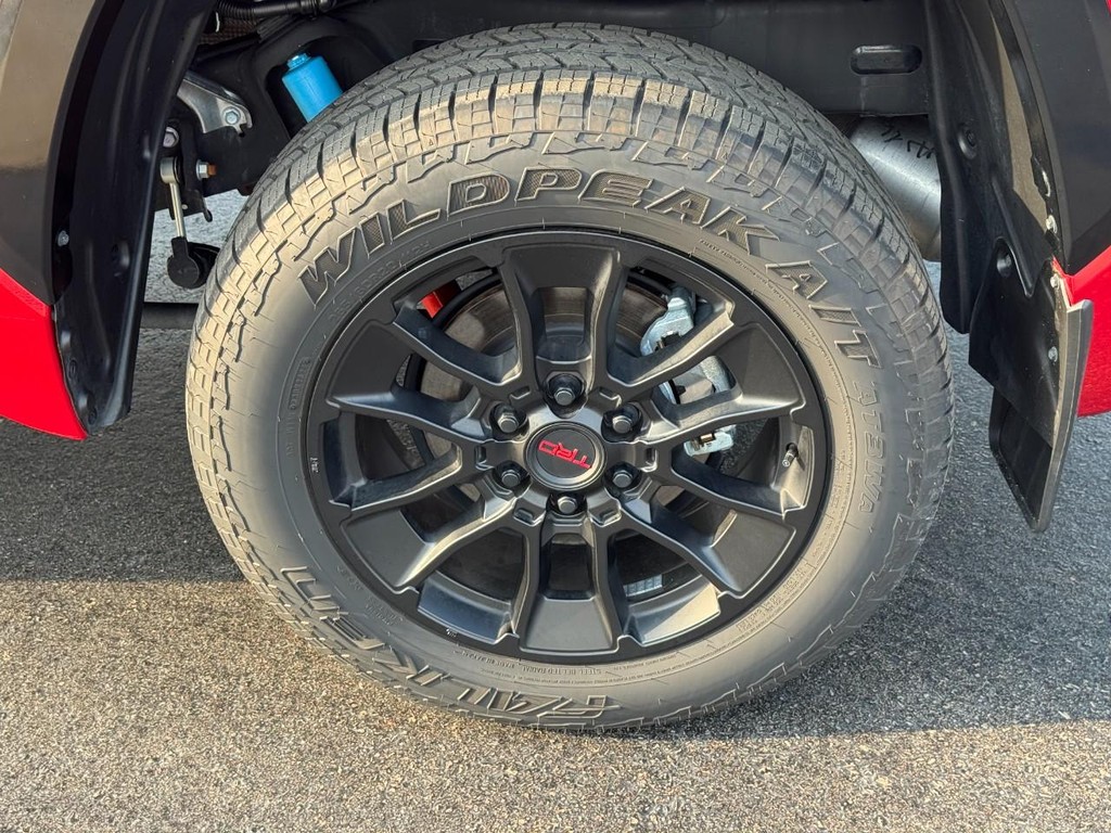 Toyota Tundra 4WD Vehicle Image 8