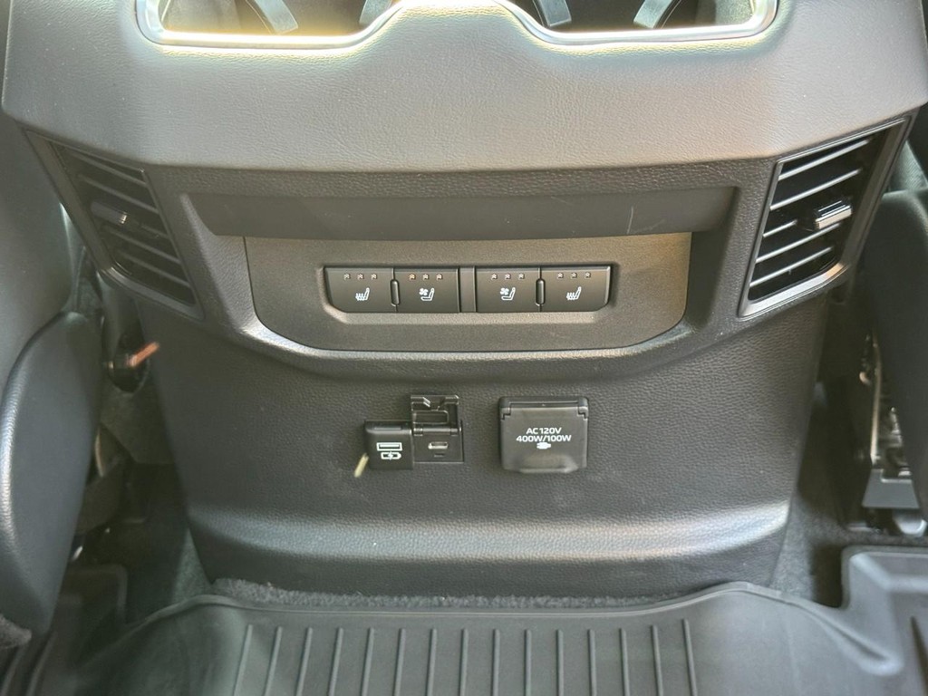 Toyota Tundra 4WD Vehicle Image 13